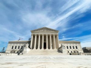 Read more about the article Coinbase Made an Arbitration Case to the U.S. Supreme Court – Again
