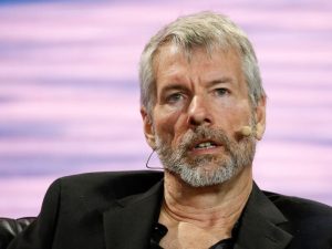 Read more about the article ‘Bitcoin Is Going to Eat Gold’: MicroStrategy’s Michael Saylor